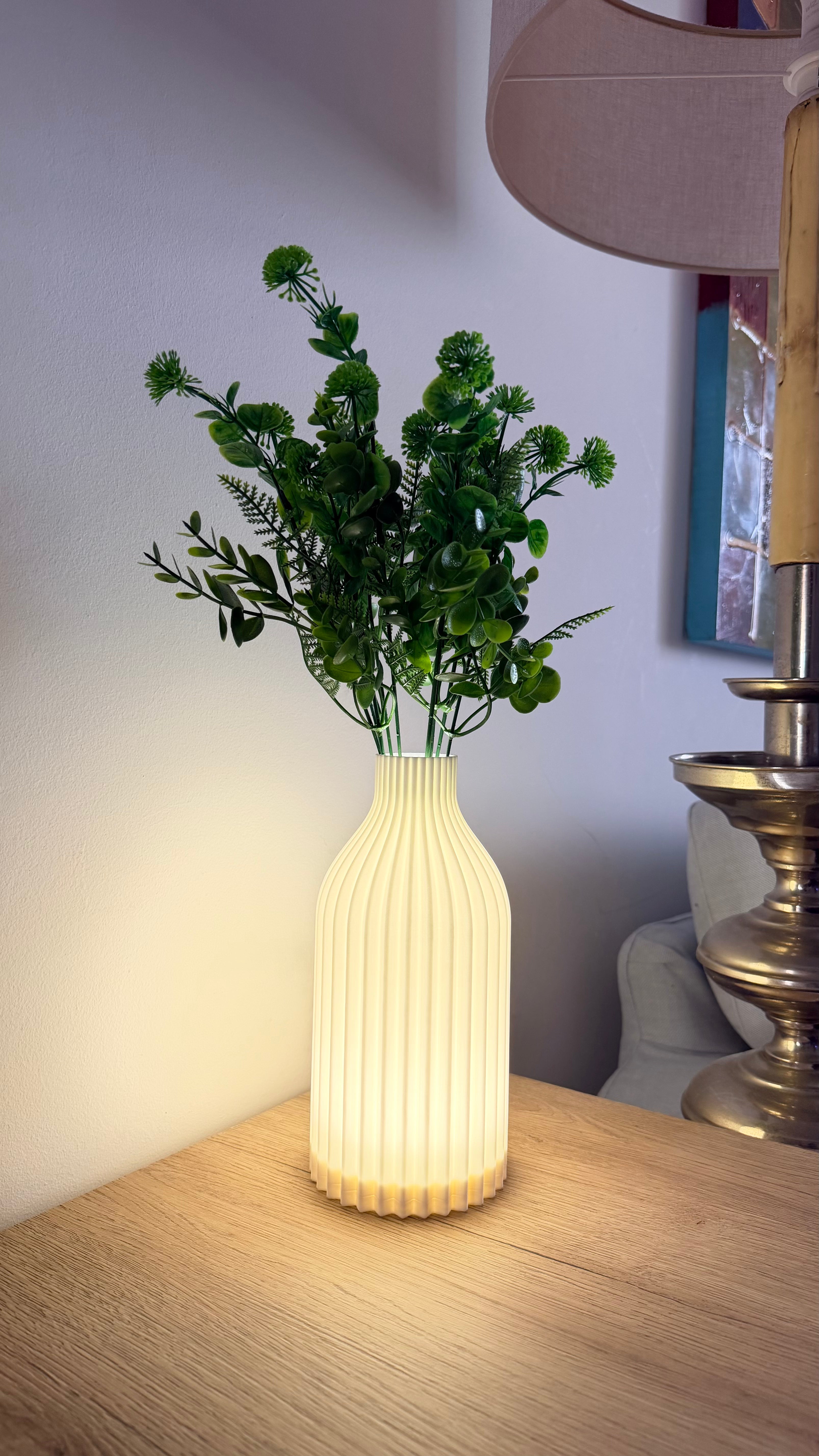 Esten Lumina