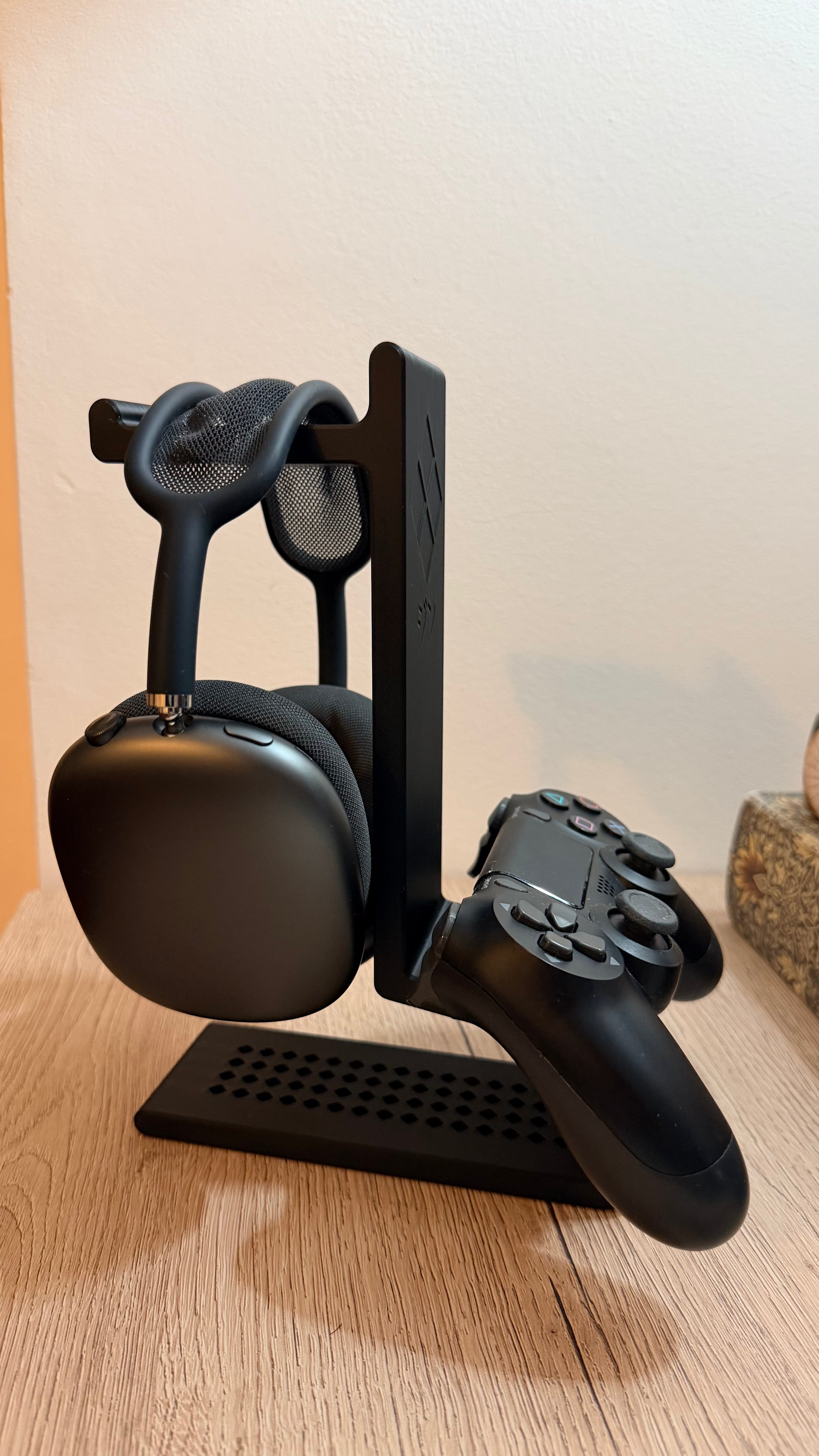 Suporte para Fones e Comando